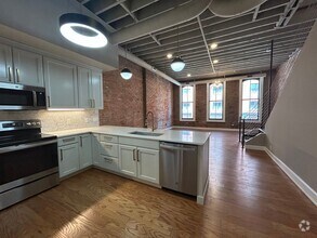 Building Photo - 309 W Fayette St