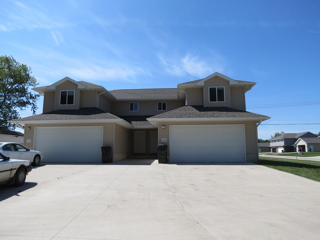 Primary Photo - 1526 Starview Dr