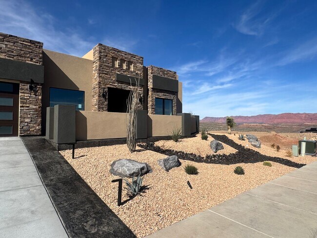 Building Photo - Beautiful Single-Level Home with Trail Access & Stunning Views!!!