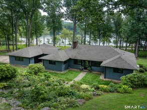 Building Photo - 321 W Shore Rd