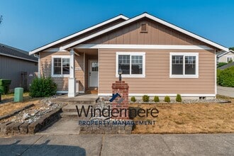 Building Photo - 1153 NE Cordero Pl
