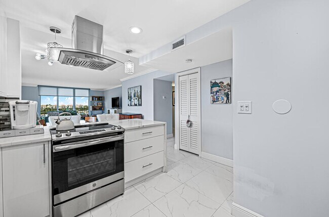 Foto del edificio - 3581 S Ocean Blvd