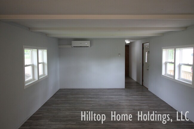 Foto del edificio - 57 Hilltop Rd