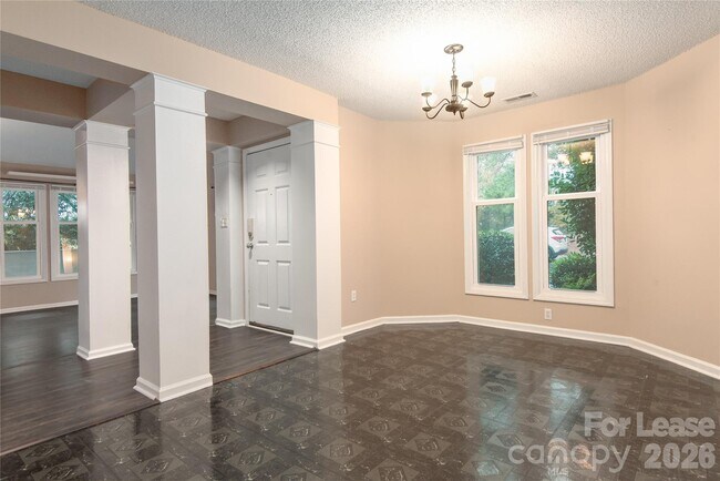 Foto del edificio - 9205 Ravenwing Dr