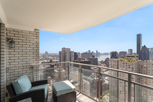 Foto del edificio - 303 E 57th St