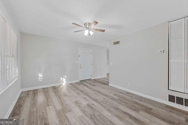 Foto del edificio - 2382 Peachwood Cir NE