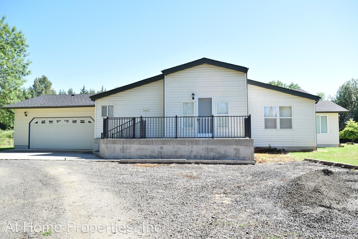Foto principal - 4840 NW Highway 99