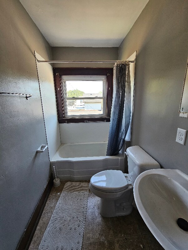 Building Photo - 1024 High St