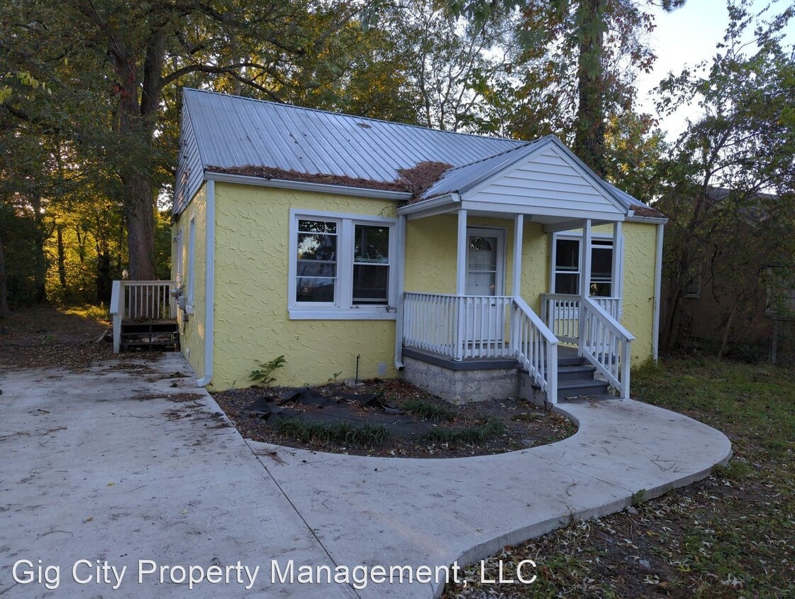 24 Palm Beach Ave, Rossville, GA 30741 House Rental in Rossville, GA