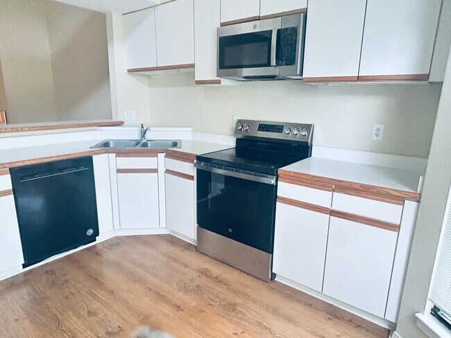 Foto del edificio - 4144 Greystone Way