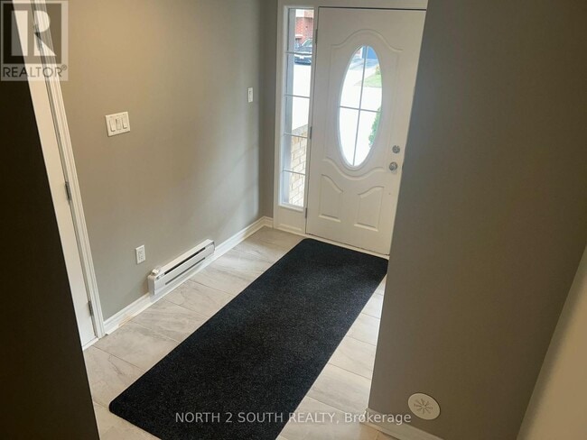 Building Photo - 21 Suitor Ct