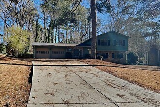 Building Photo - 3208 Aspen Cir SW