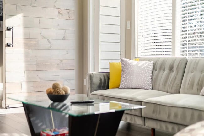 Foto del edificio - 805 The High Rd