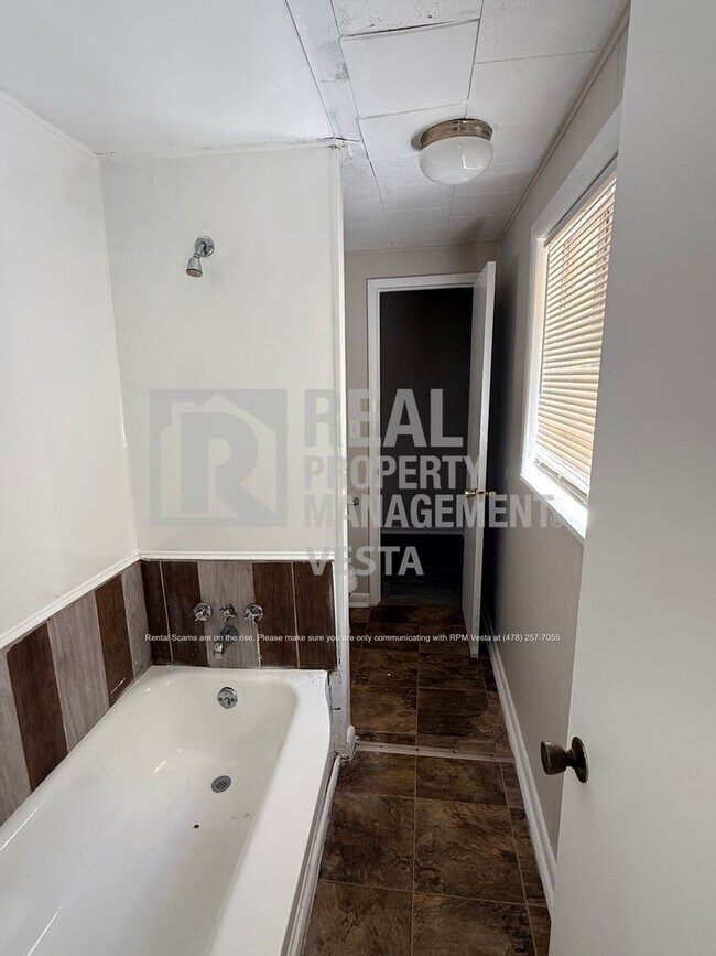 Foto del edificio - 614 Cedarwood Dr