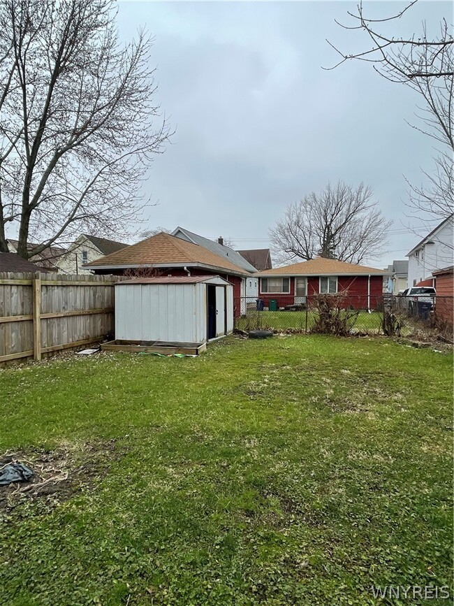 Building Photo - 226 Longnecker St