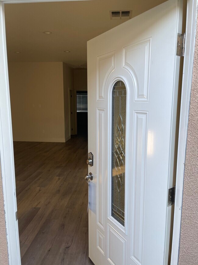 Ingresar - 6227 Atoll Ave