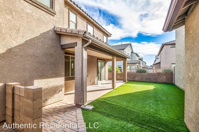 Building Photo - 3 br, 2.5 bath House - 872 S Pheasant Dr