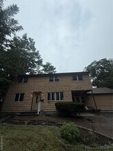 Building Photo - 99 Searingtown Rd
