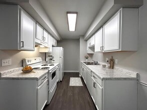 Building Photo - Secor Flats