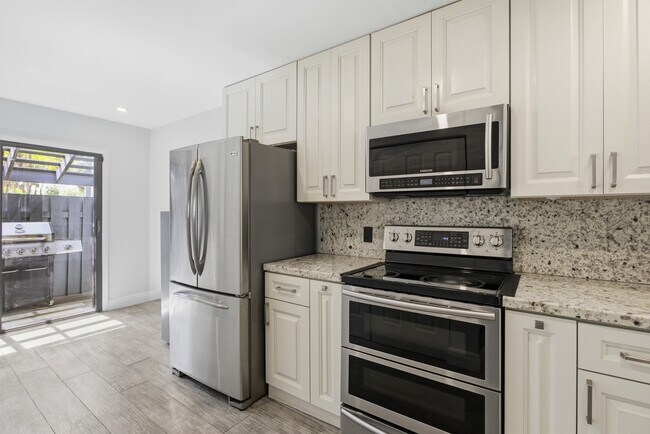 Foto del edificio - 1512 N 15th Terrace
