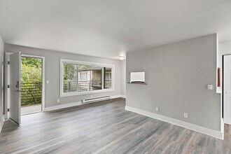 Building Photo - Westcrest Apartments