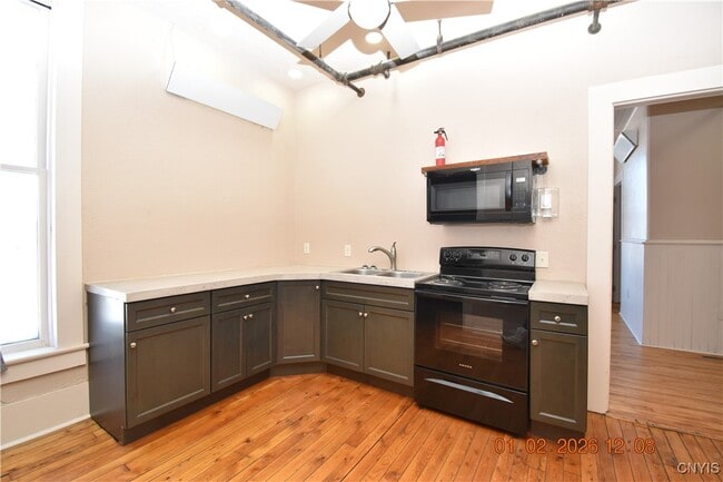 Foto del edificio - 170 Court St