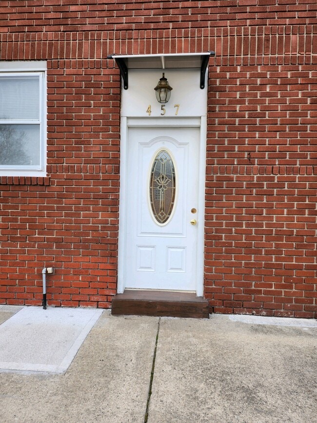 Building Photo - 457 Thomas Ave