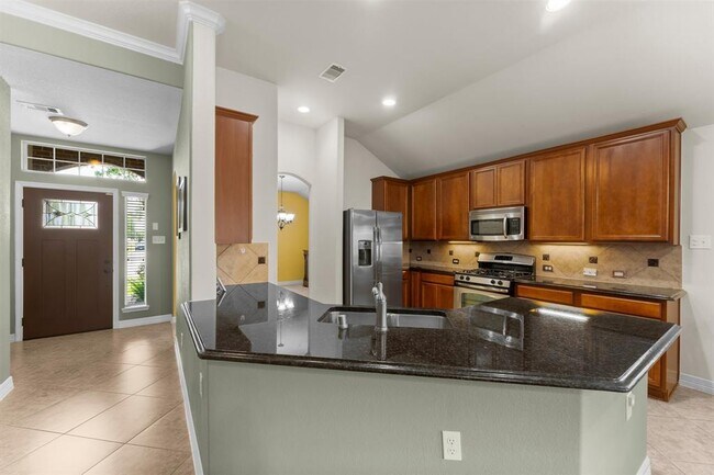 Building Photo - 28518 Lockeridge Farms Dr