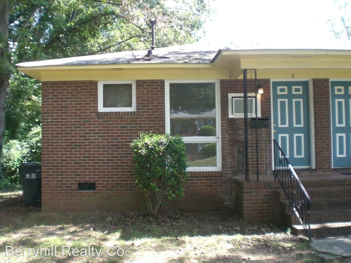 Primary Photo - 3830 Tuckaseegee Rd