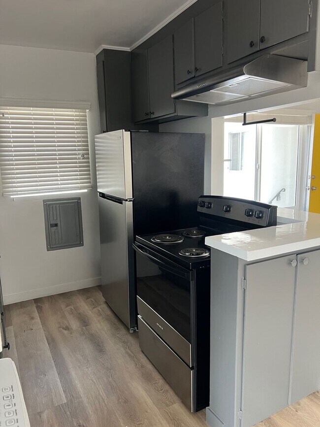 Foto del edificio - Stunning 2-Bedroom Townhome in the Heart o...