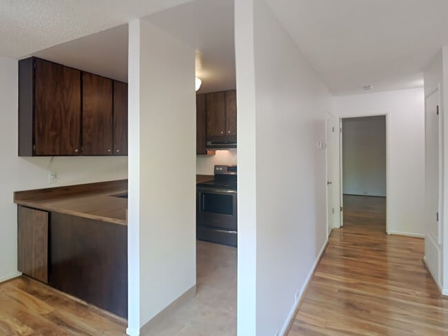 Building Photo - 639 Woodside Sierra