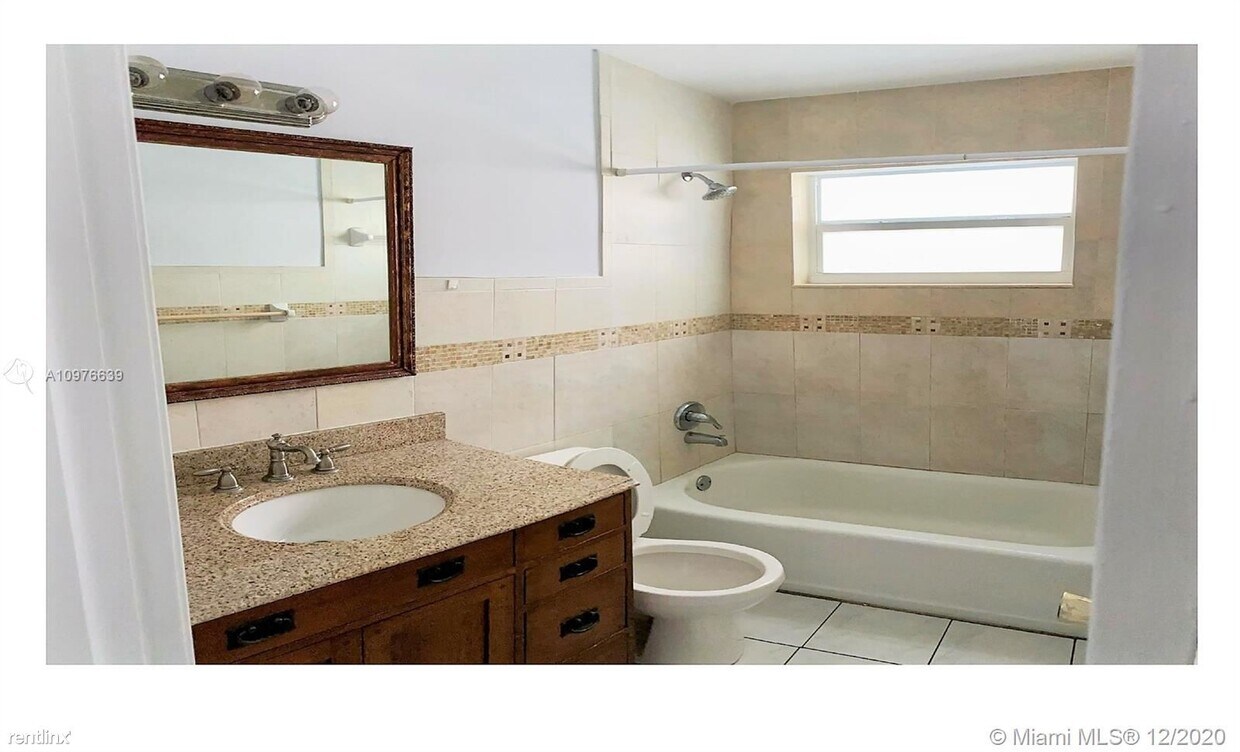 Primary Photo - 2 br, 1 bath House - 30 SE 5th St