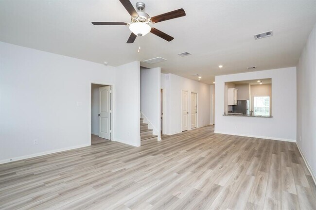 Building Photo - 10425 Sweetwater Creek Dr