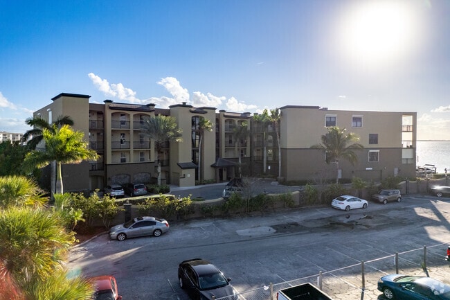 Building Photo - Harbor Club Condominiums