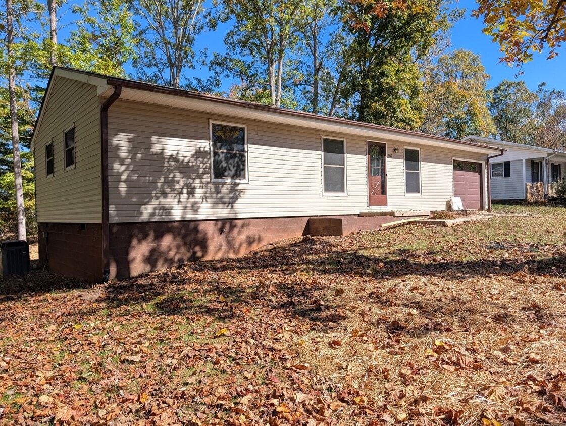 Primary Photo - Weaverville Rental