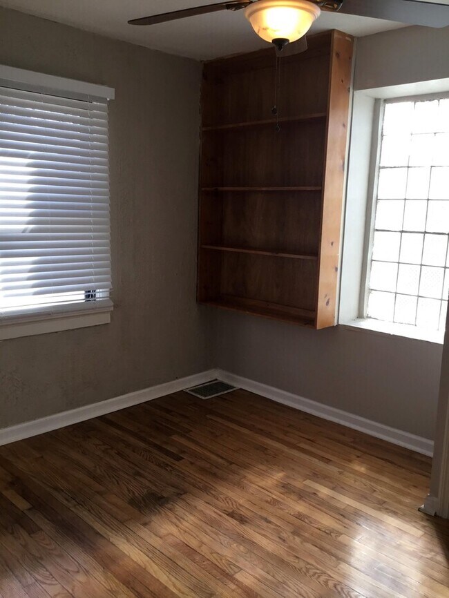 Building Photo - 207 Ruggles Rd