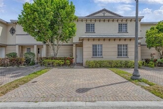 Building Photo - 2037 Nassau Dr