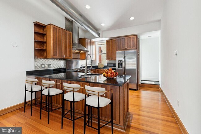 Building Photo - 1704 19th St NW