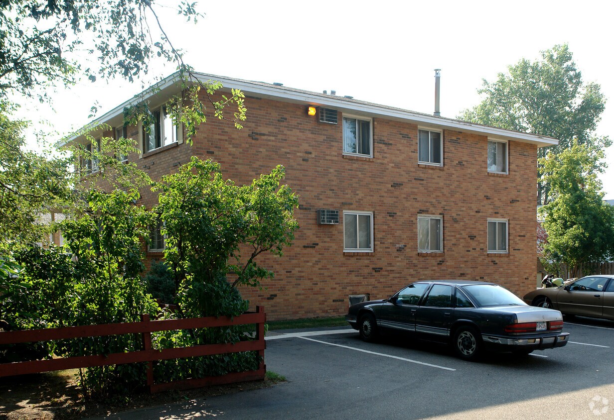 2442 County Road I, Mounds View, MN 55112 Apartments in Mounds View