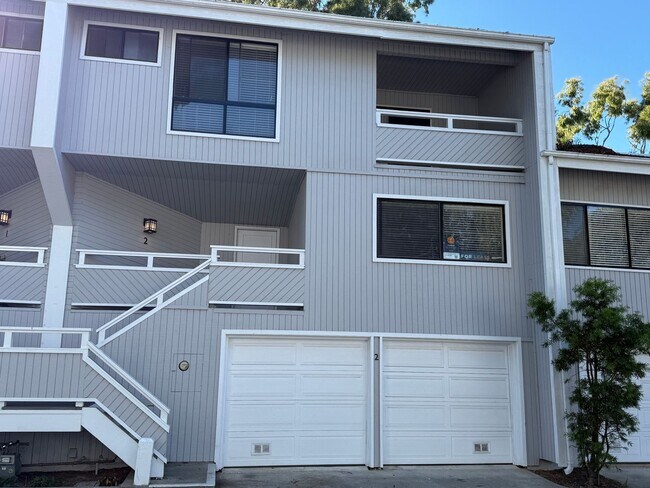 Building Photo - Newport Crest 2 Bedroom Townhouse / Newpor...