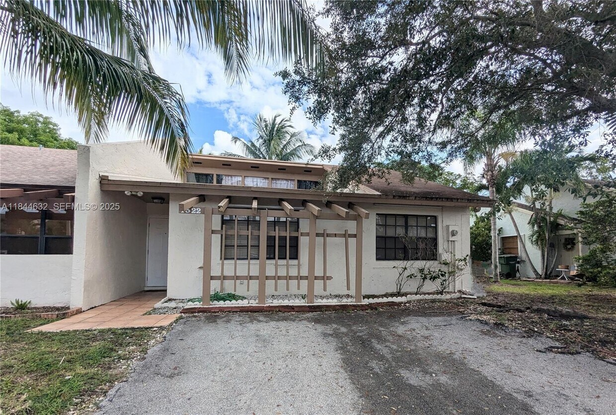 Primary Photo - 1322 Sandpiper Blvd