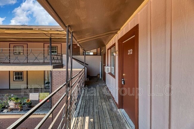 Foto del edificio - 5315 Columbia Ave