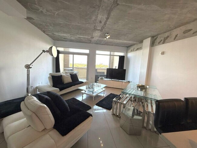 Foto del edificio - 139 NE 32nd St