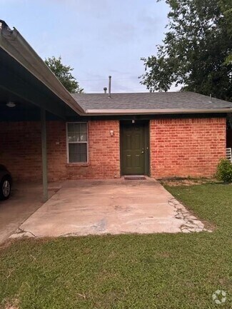 Building Photo - 1903 Magnolia Dr