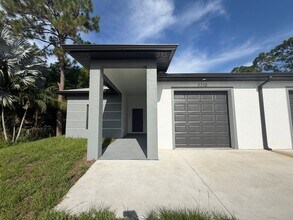 Building Photo - 2210 Wayne Ave S