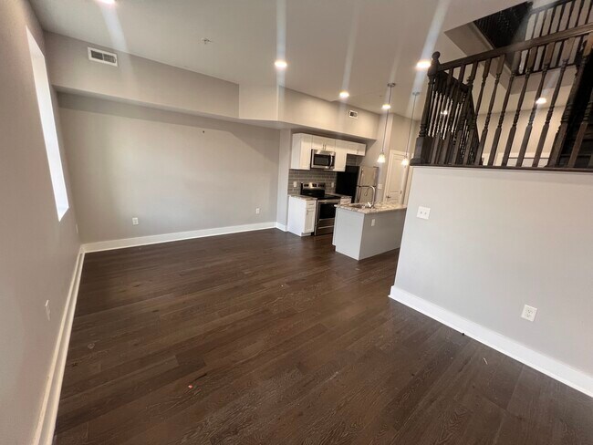 Building Photo - 1512 W Girard Ave