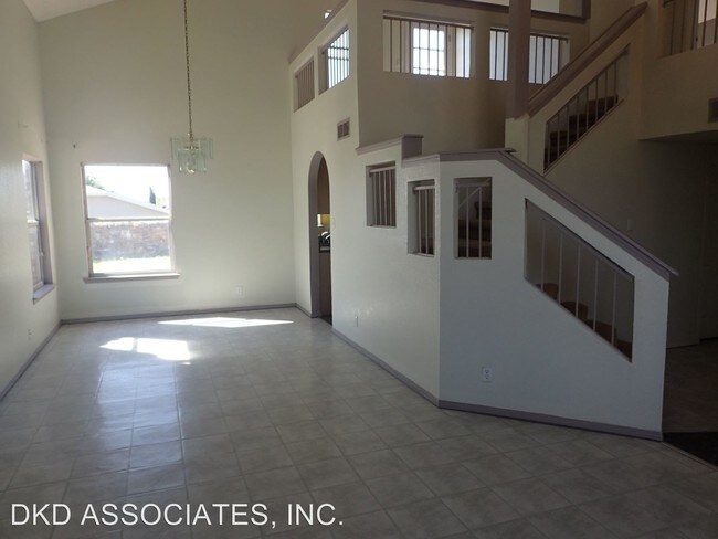 Foto del edificio - 4568 Loma Linda Cir