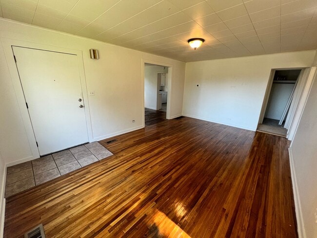 Building Photo - Adorable Shadle Bungalow - 2 Bed, 1 Bath +...