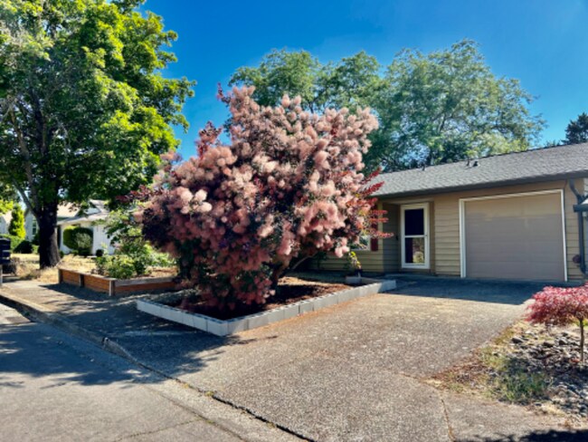 Building Photo - 4740 SW 200th Ave
