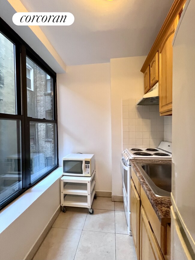 31 Oliver St Unit 2C, New York, NY 10038 Room for Rent in New York